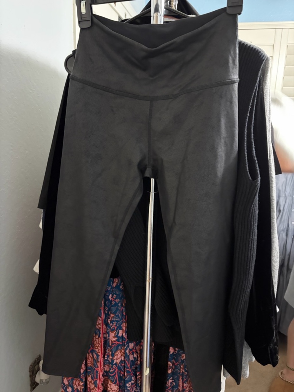 Beyond Yoga Black Faux-Leather crop High-Waist Leggings